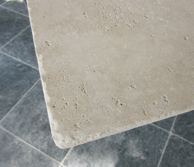 Travertin &agrave; la finition vieillie